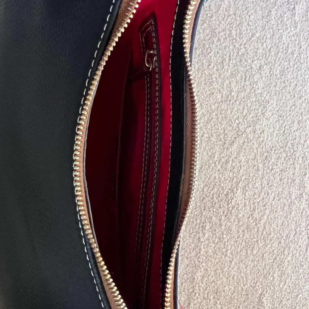 Dooney & Bourke Pebble Grain Riley Hobo Bag in Black — New with Tags - Picture 8 of 8